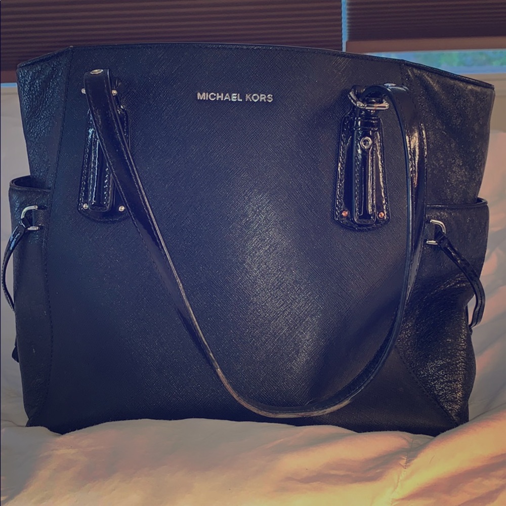 Black Michael Kors purse 🖤